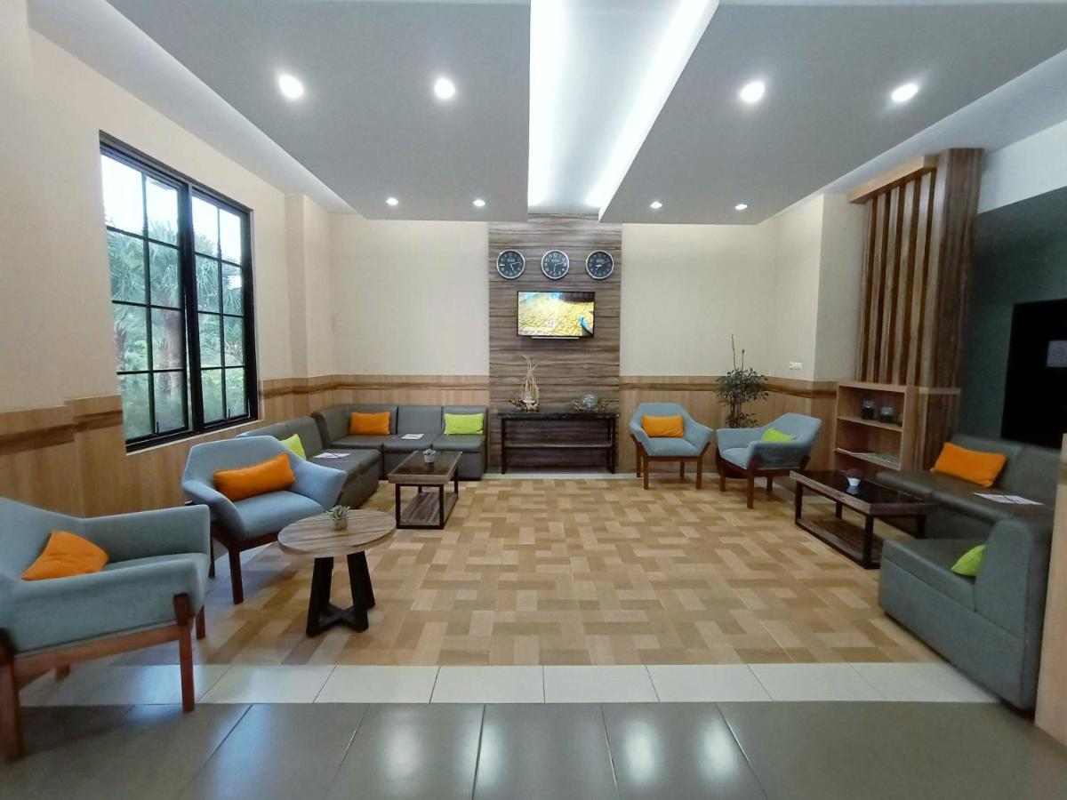 El Hotel מאלאנג מראה חיצוני תמונה
