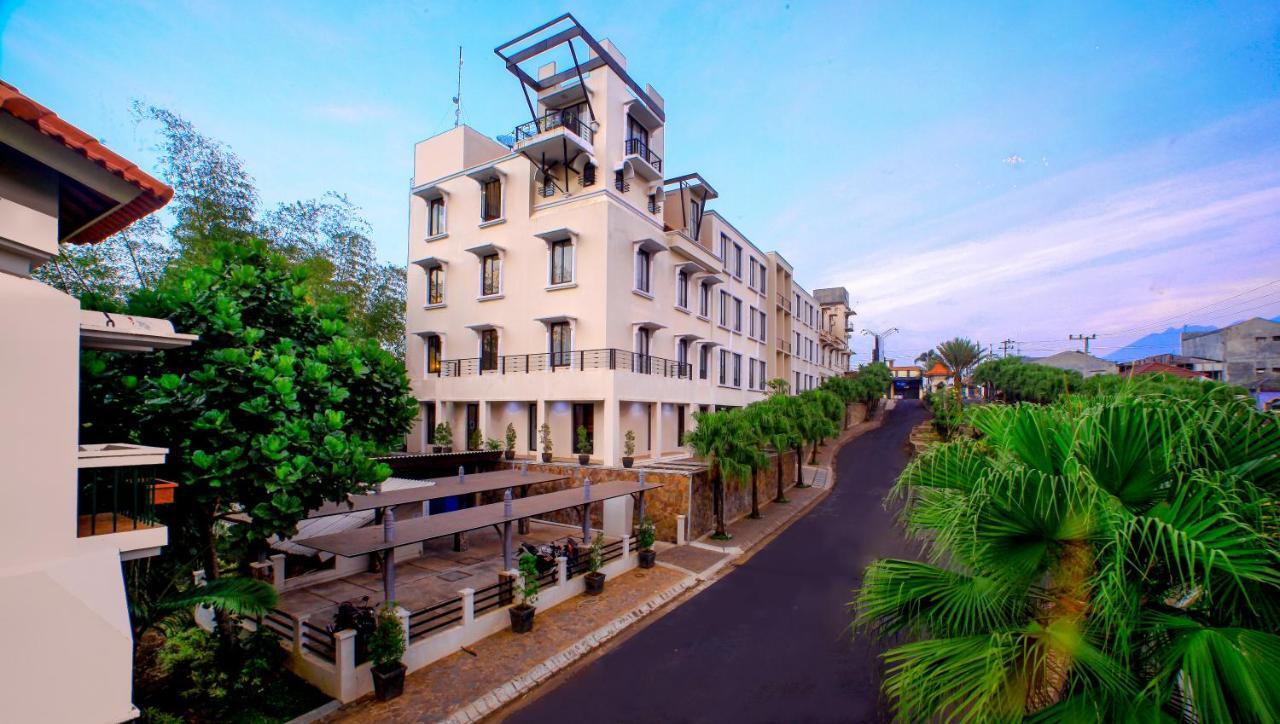 El Hotel מאלאנג מראה חיצוני תמונה